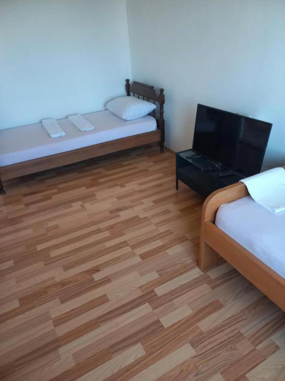 Mitrovici  Traveler'S Rest - Near Podgorica Airport旅舍 外观 照片