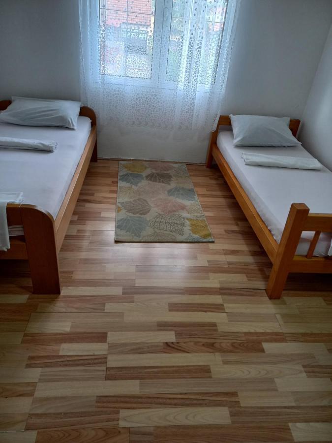 Mitrovici  Traveler'S Rest - Near Podgorica Airport旅舍 外观 照片