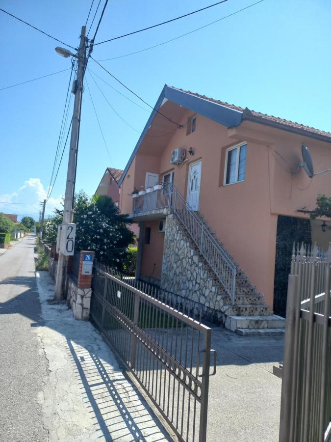 Mitrovici  Traveler'S Rest - Near Podgorica Airport旅舍 外观 照片