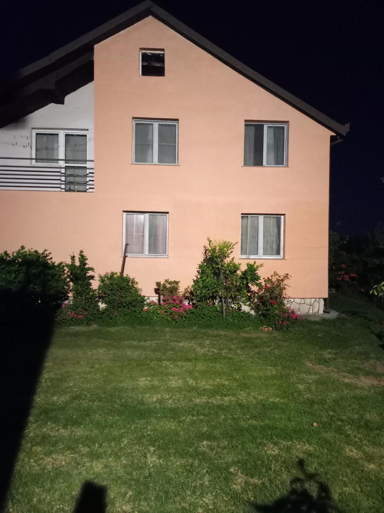 Mitrovici  Traveler'S Rest - Near Podgorica Airport旅舍 外观 照片