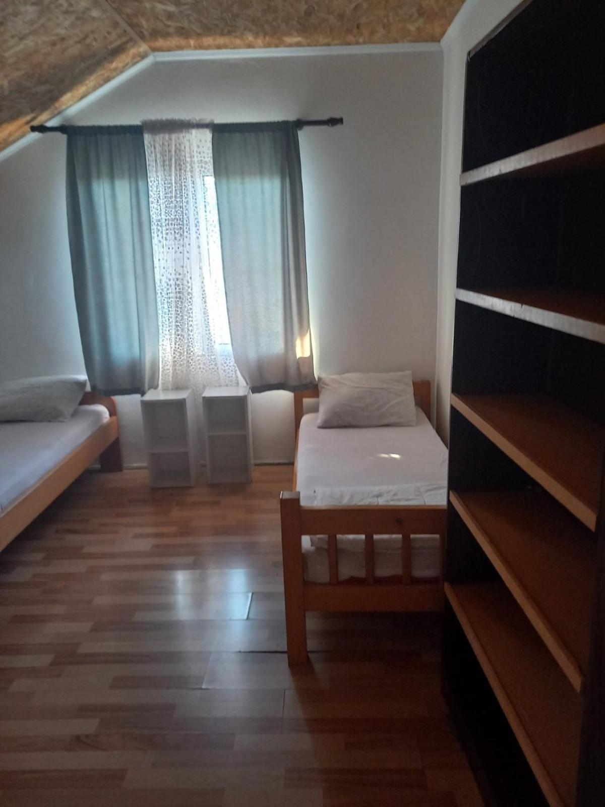 Mitrovici  Traveler'S Rest - Near Podgorica Airport旅舍 外观 照片
